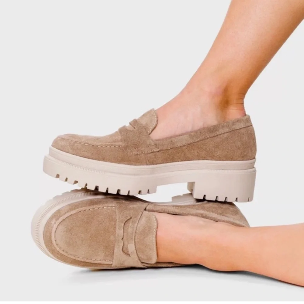 Patina from Portland Leathers Zoe taupe Chunky Loafer Like New Size 7 1/2 - Picture 2 of 5